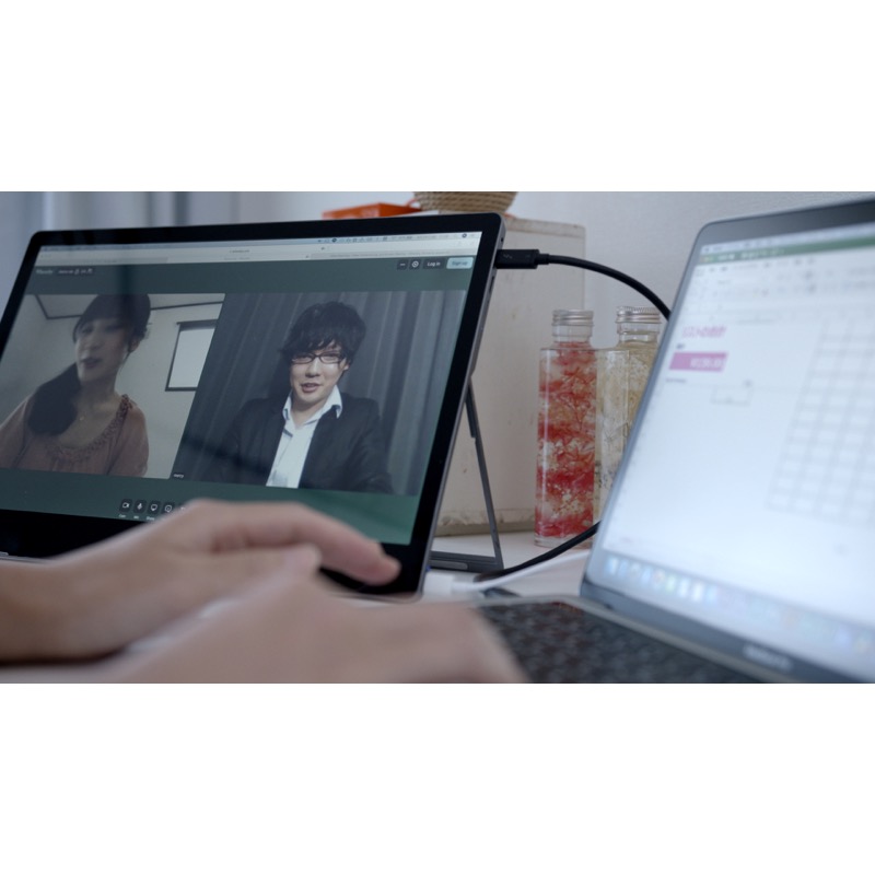 バッテリー スピーカー内蔵 キックスタンド付きモバイルモニター Pd01 One Netbookストア バッテリー スピーカー内蔵 キックスタンド付きモバイルモニター Pd01 One Netbookストア